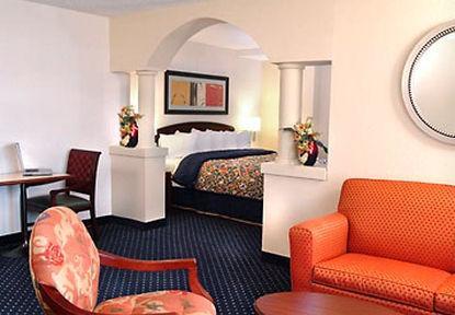 Courtyard By Marriott Vanderbilt West End Hotel Nashville
