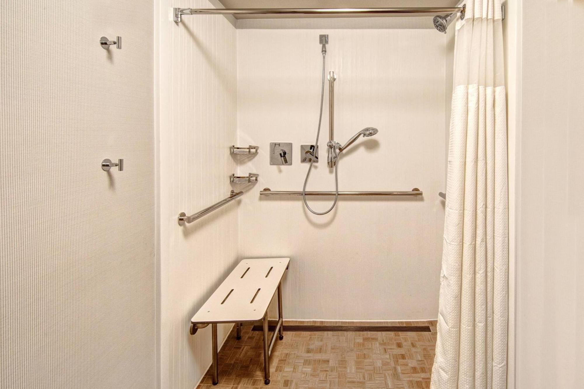 Hotel Courtyard By Marriott Vanderbilt West End 3*
