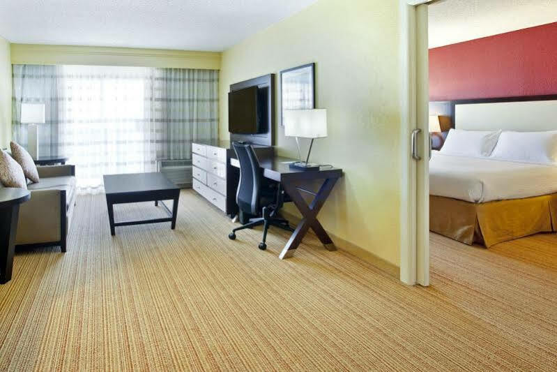 Courtyard By Marriott Vanderbilt West End 3*