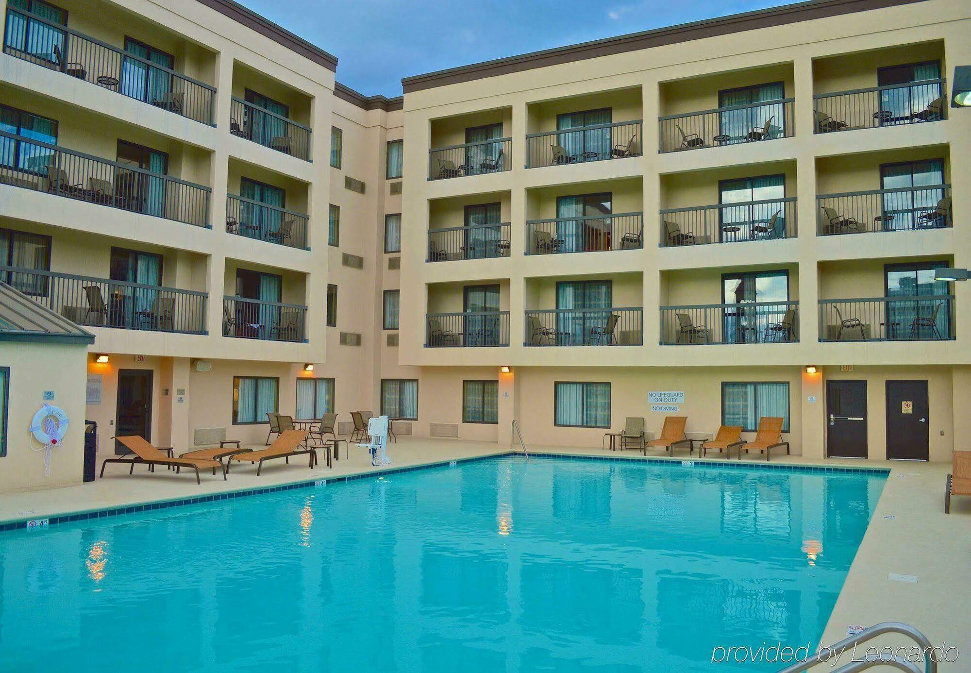 Hotel Courtyard By Marriott Vanderbilt West End 3*